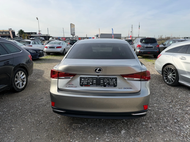 Lexus IS 300 2.5 HYBRID - автомобили, коли, обяви за нови и употребявани 7