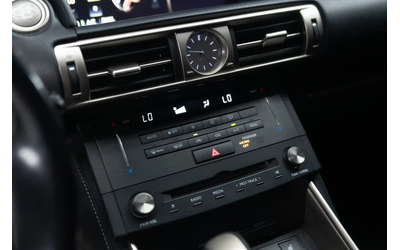 Lexus IS 300 - автомобили, коли, обяви за нови и употребявани 11