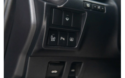 Lexus IS 300 - автомобили, коли, обяви за нови и употребявани 13