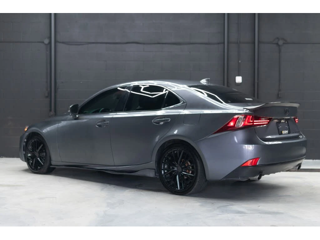 Lexus IS 300 - автомобили, коли, обяви за нови и употребявани 6