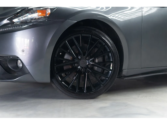 Lexus IS 300 - автомобили, коли, обяви за нови и употребявани 7