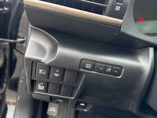 Lexus IS 300 * 4dr Sdn AWD * PANO* KEYLESS* ПОДГРЕВ* - автомобили, коли, обяви за нови и употребявани 13