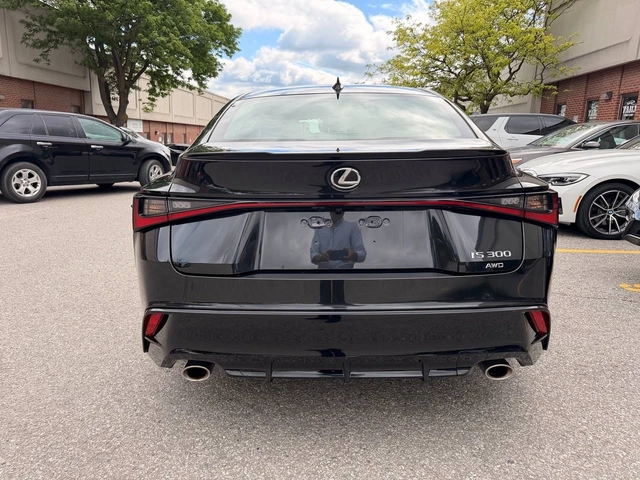 Lexus IS 300 CARFAX - автомобили, коли, обяви за нови и употребявани 3