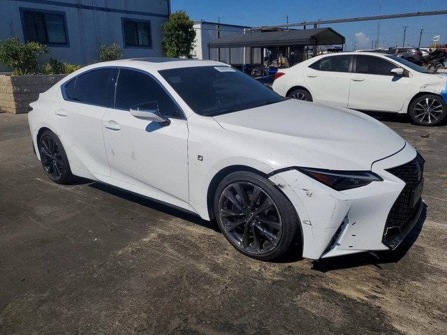 Lexus IS 350 F* SPORT* ПОДГРЕВ* КАМЕРА* SUNROOF* KEYLESS* - автомобили, коли, обяви за нови и употребявани 0