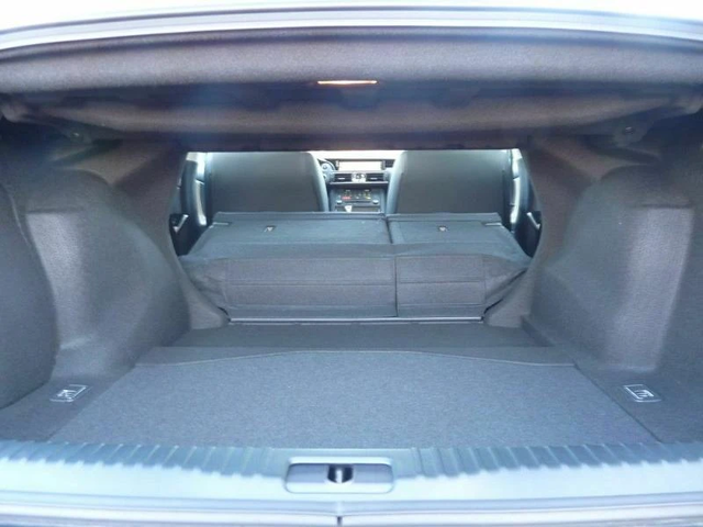 Lexus IS 300h Competition - автомобили, коли, обяви за нови и употребявани 11