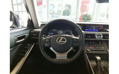 Lexus IS 300h Sport Line - автомобили, коли, обяви за нови и употребявани 7
