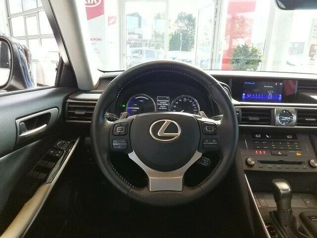 Lexus IS 300h Sport Line - автомобили, коли, обяви за нови и употребявани 7