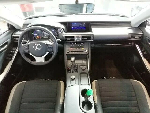 Lexus IS 300h Sport Line - автомобили, коли, обяви за нови и употребявани 8