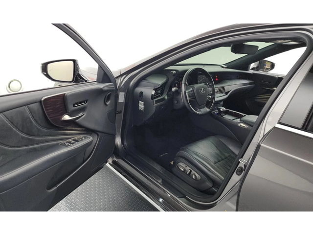 Lexus LS 500 3.5 Luxury Awd - автомобили, коли, обяви за нови и употребявани 8