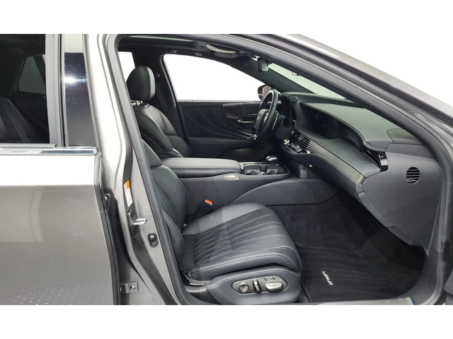 Lexus LS 500 3.5 Luxury Awd - автомобили, коли, обяви за нови и употребявани 9