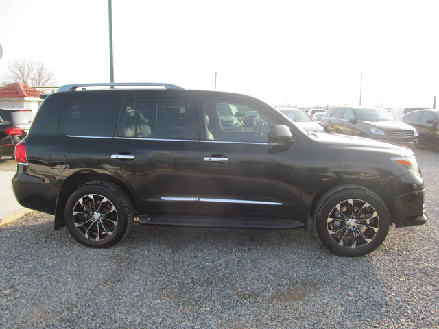 Lexus LX 570 5.7* LPG* 4x4* 386k.c* DVD* Camera* TOP - автомобили, коли, обяви за нови и употребявани 2