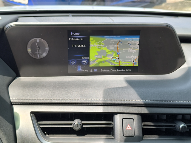 Lexus UX 250 Hybrid - автомобили, коли, обяви за нови и употребявани 15