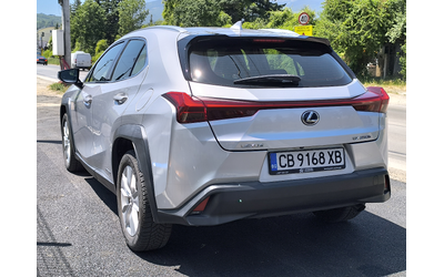 Lexus UX 250 Hybrid - автомобили, коли, обяви за нови и употребявани 7