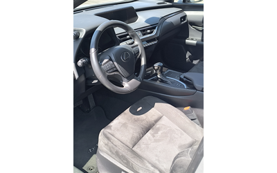 Lexus UX 250 Hybrid - автомобили, коли, обяви за нови и употребявани 9