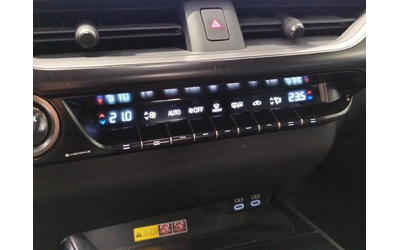 Lexus UX 250h F-sport AWD - автомобили, коли, обяви за нови и употребявани 9