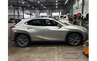 lexus-ux-250h - 2