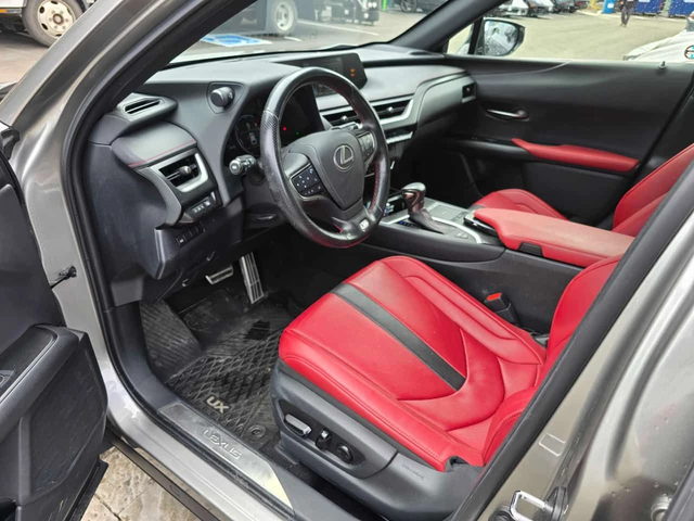 Lexus UX 250h | ЧЕРВЕН САЛОН | ДВА КЛЮЧА | ШИБЕДАХ | CARFAX | - автомобили, коли, обяви за нови и употребявани 4