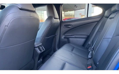 Lexus UX 300E - автомобили, коли, обяви за нови и употребявани 12
