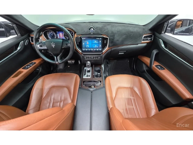 Maserati Ghibli 3.0 V6 / COGNAC INT / PANO / ЩОРИ - автомобили, коли, обяви за нови и употребявани 6