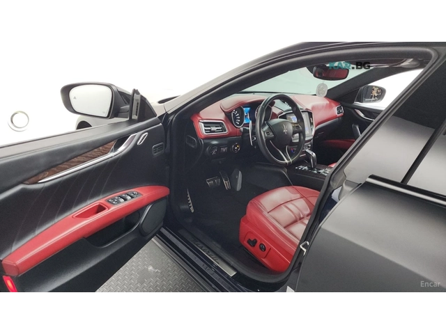 Maserati Ghibli GranSport* CARBON* КОЖА* ОБДУХВ* НАВИ* ПАНО - автомобили, коли, обяви за нови и употребявани 7