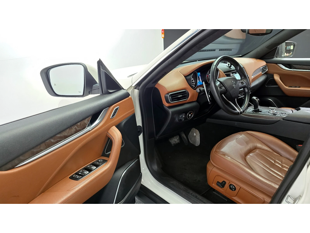 Maserati Levante 3.0 AWD SPORT autogeorge.com - автомобили, коли, обяви за нови и употребявани 9