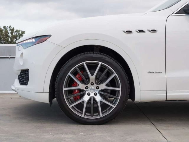 Maserati Levante * Luxury * CARFAX * ЦЕНА ДО БГ - автомобили, коли, обяви за нови и употребявани 5