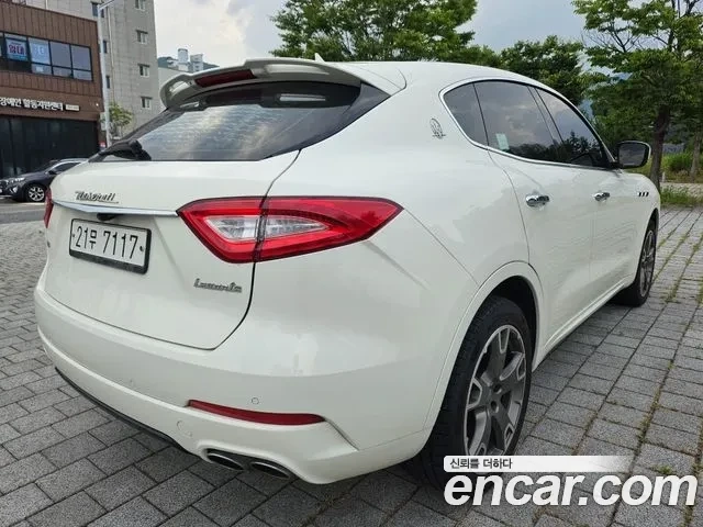 Maserati Levante ДИЗЕЛ | 2 КЛЮЧА | ПАНОРАМА - автомобили, коли, обяви за нови и употребявани 5