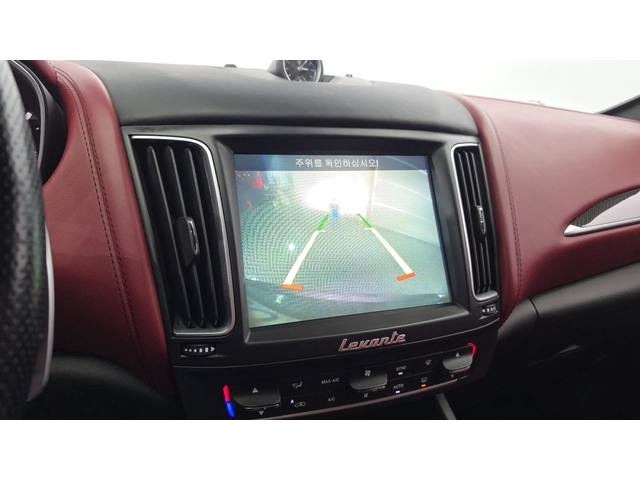 Maserati Levante 3.0 Diesel AWD GranSport - автомобили, коли, обяви за нови и употребявани 13