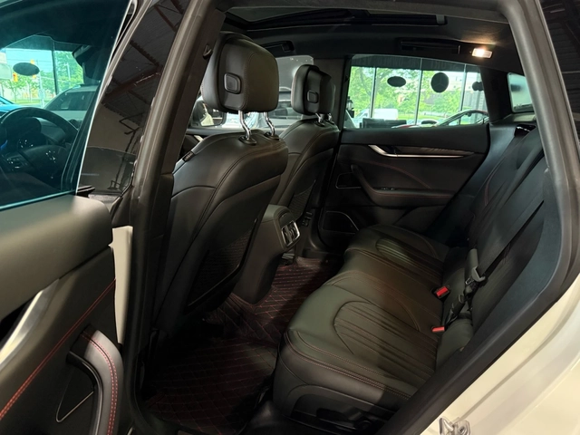 Maserati Levante S GranLusso 3.0L - автомобили, коли, обяви за нови и употребявани 8
