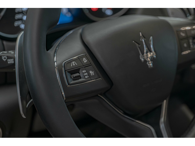 Maserati Levante Diesel/Камера/Sport/Distronic/F1/Подгрев/Sound Active - автомобили, коли, обяви за нови и употребявани 8