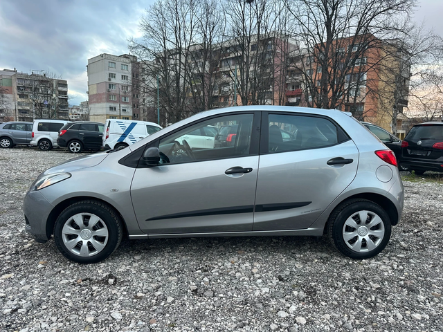 Mazda 2 1.3I 75KC - автомобили, коли, обяви за нови и употребявани 1