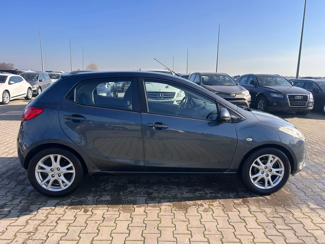 Mazda 2 1.3GAZ EURO 4 - автомобили, коли, обяви за нови и употребявани 4