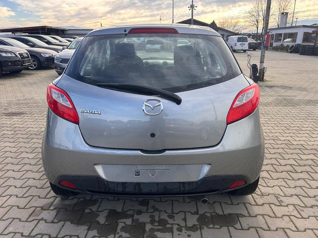 Mazda 2 1.3GAZ NAVI EURO 5 - автомобили, коли, обяви за нови и употребявани 6