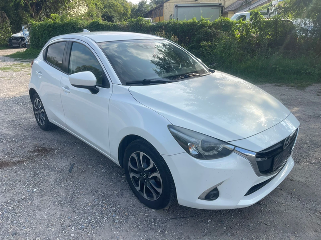 Mazda 2 1.5D-NAVI-TOPP - автомобили, коли, обяви за нови и употребявани 1