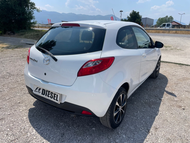 Mazda 2 1.4HDI-ITALIA - автомобили, коли, обяви за нови и употребявани 7