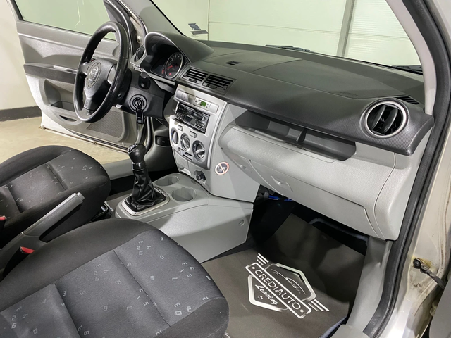 Mazda 2 1.2i - автомобили, коли, обяви за нови и употребявани 8