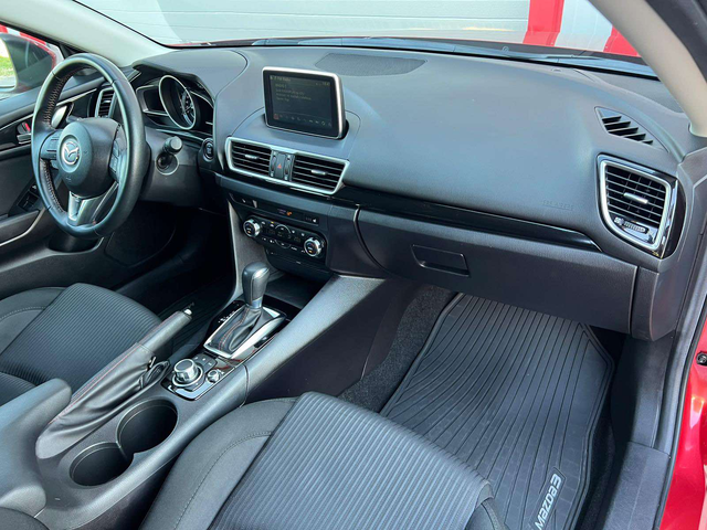 Mazda 3 1.5D - автомобили, коли, обяви за нови и употребявани 11