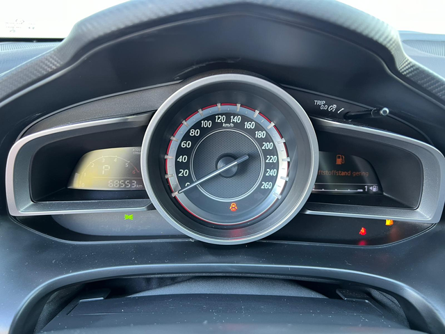 Mazda 3 1.5D - автомобили, коли, обяви за нови и употребявани 9