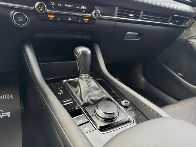 Mazda 3 2.0i-AWD-HEADUP-DISTRONIC-BOSE-360cam-ПОДГРЕВ-FULL - автомобили, коли, обяви за нови и употребявани 12