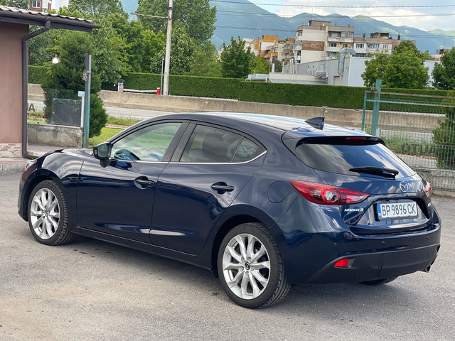 Mazda 3 1.5D Skyactiv - автомобили, коли, обяви за нови и употребявани 3