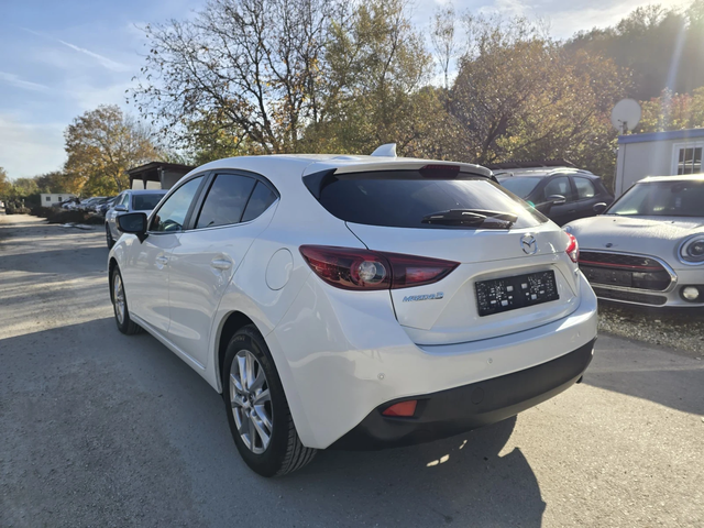 Mazda 3 1.5 SKYACTIV 100к.с Топ състояние - автомобили, коли, обяви за нови и употребявани 2