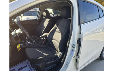 Mazda 3 1.5 SKYACTIV 100к.с Топ състояние - автомобили, коли, обяви за нови и употребявани 8