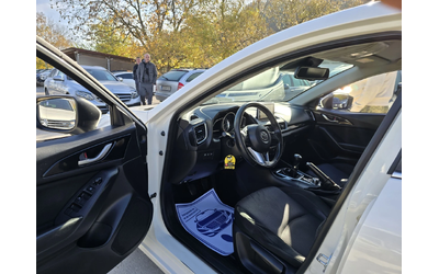 Mazda 3 1.5 SKYACTIV 100к.с Топ състояние - автомобили, коли, обяви за нови и употребявани 9
