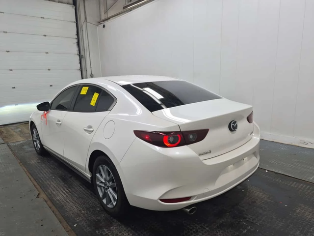 Mazda 3 GS| МЪРТВА ТОЧКА| ЗАДНА КАМЕРА| 2 КЛЮЧА| - автомобили, коли, обяви за нови и употребявани 4