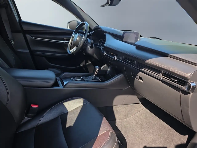 Mazda 3 GT Auto * HUD / BOSE / LEATHER / SUNROOF / DRIVER Front Wheel Drive - автомобили, коли, обяви за нови и употребявани 19