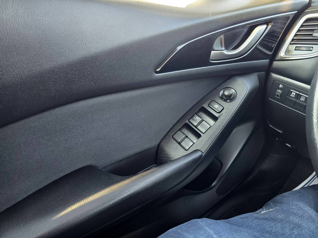 Mazda 3 ТОП СЪСТОЯНИЕ/1.5iSKYACTIV/НАВИГАЦИЯ - автомобили, коли, обяви за нови и употребявани 7