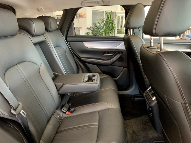 Mazda CX-60 PHEV HOMURA - автомобили, коли, обяви за нови и употребявани 12