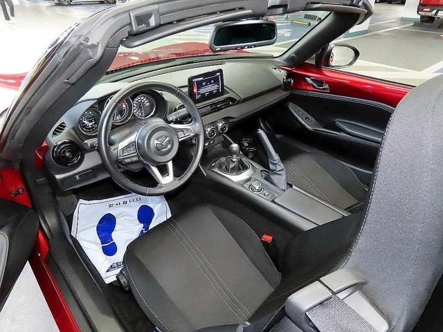 Mazda Mx-5 - автомобили, коли, обяви за нови и употребявани 5