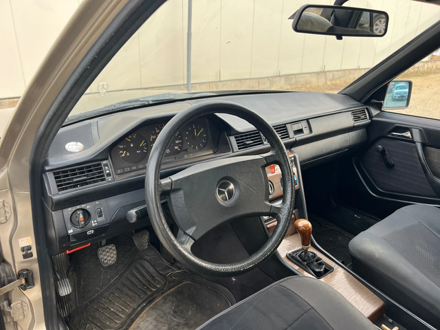 Mercedes-Benz 124 200D 72к.с. Шибедах - автомобили, коли, обяви за нови и употребявани 9
