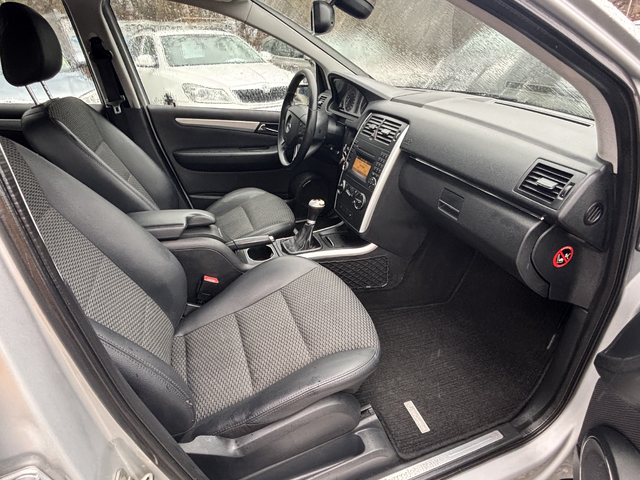Mercedes-Benz 190 2.0CDI - автомобили, коли, обяви за нови и употребявани 7
